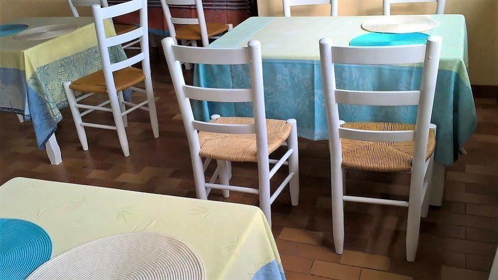 Hotel Sainte Anne "Le Verdon" レ・サル・シュル・ヴェルドン エクステリア 写真